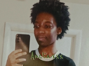 Aneliaxxx