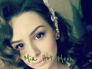 Mia_Hot_Moon
