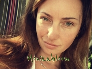 monikabloom Question Coquine