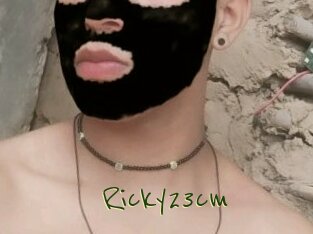 Ricky23cm